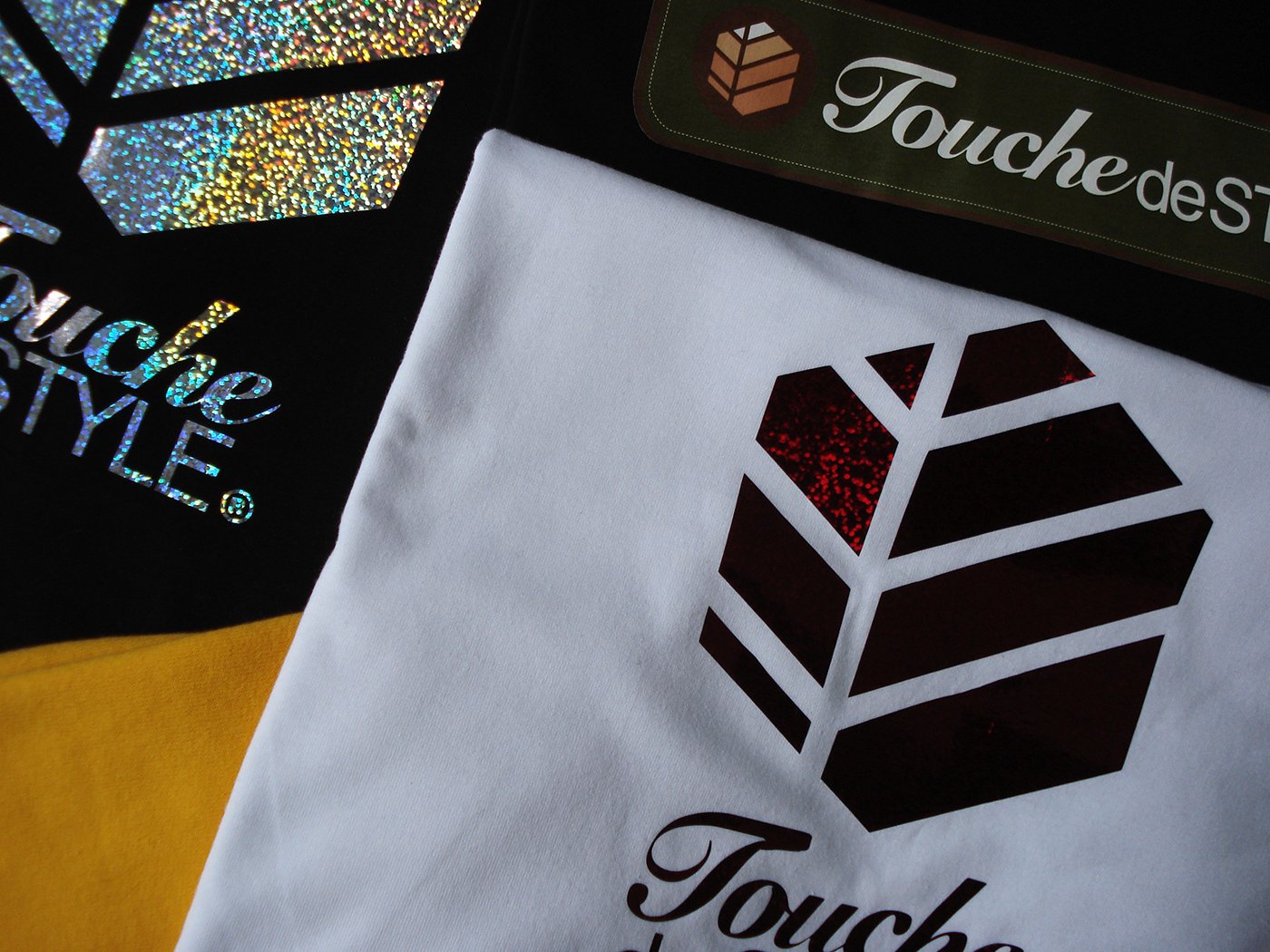 touche2style t-shirt logo paillette